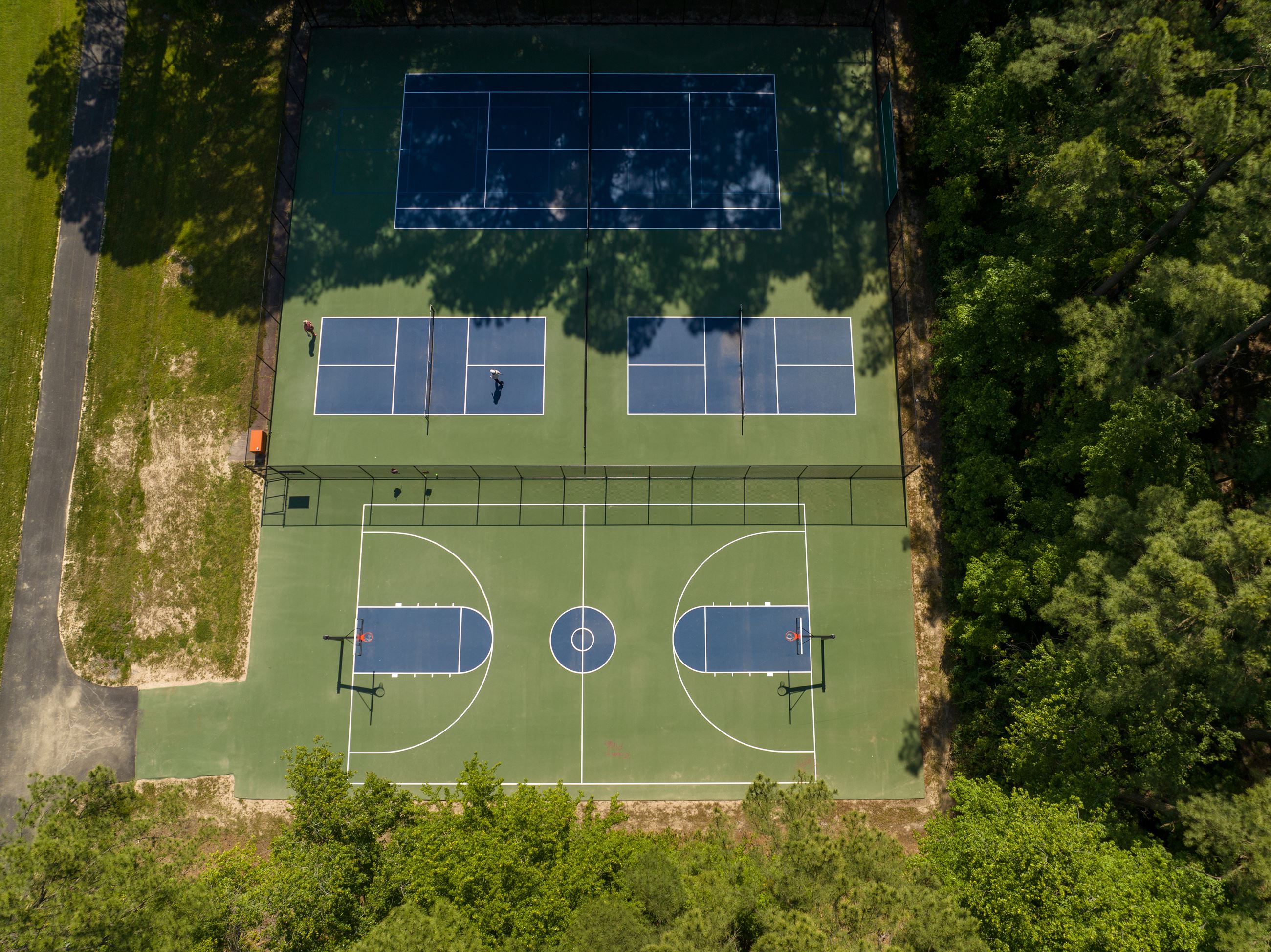 Xây sân bóng rổ - pickleball cao cấp 8 lớp sơn có 10% Hạt Cao Su US OPEN LAYKOLD trên nền ciment